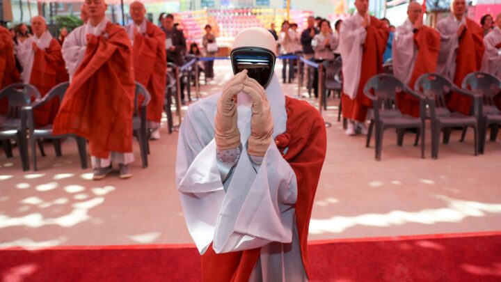 Gabi: o robô que se tornou monge num templo budista na Coreia do Sul