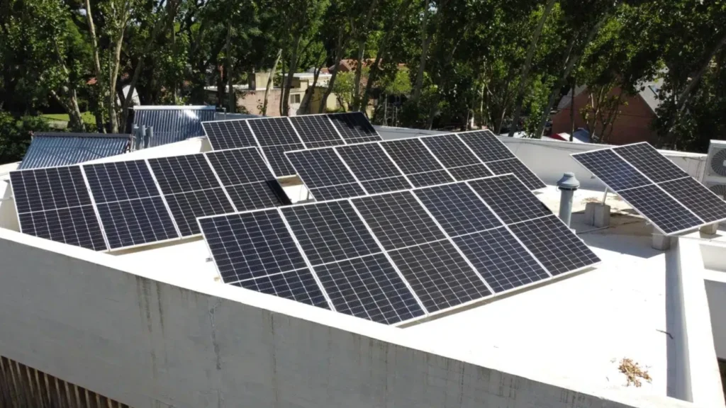 Produzir e partilhar energia renovável vai ficar mais simples e barato em Portugal