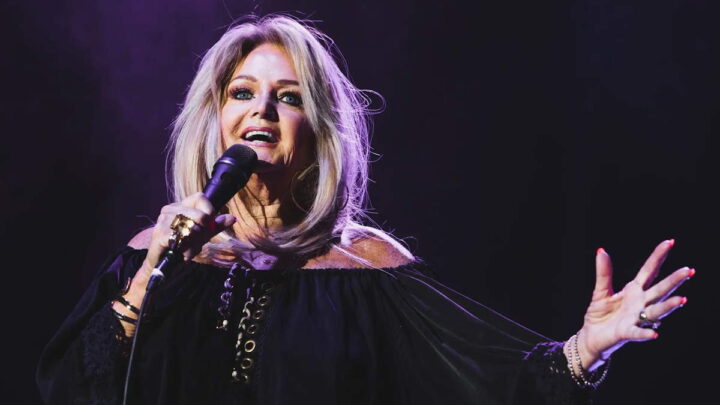 Bonnie Tyler - Holding Out For A Hero