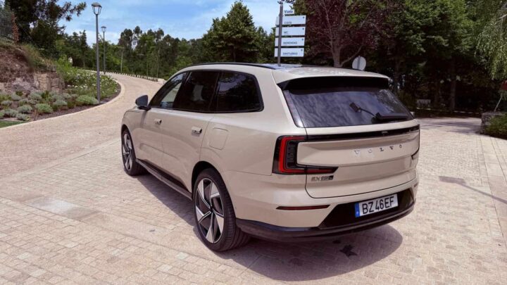 Volvo EX90