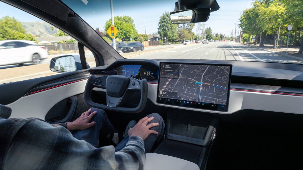 Golpe contra a Tesla! França proíbe o FSD e a condução autónoma