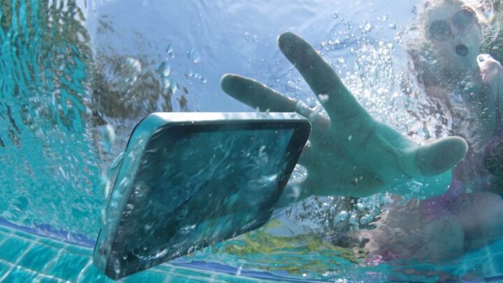 IP68 protege o seu telemóvel se cair na piscina?