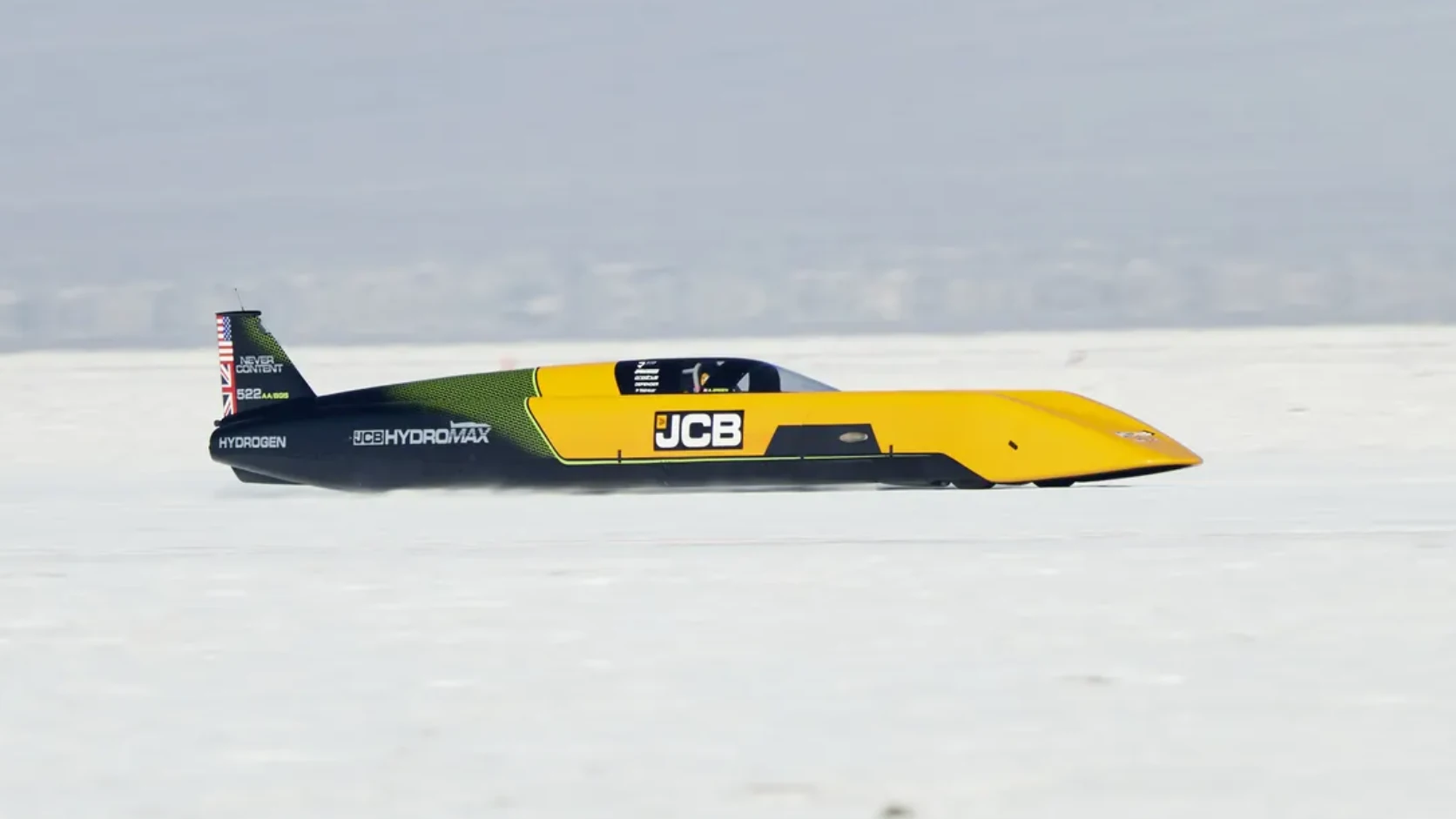 JCB Hydromax bate recorde de velocidade a hidrogénio e chega aos 653 km/h