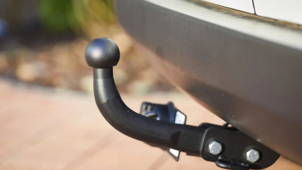 Bola de reboque: como escolher, instalar e circular em conformidade