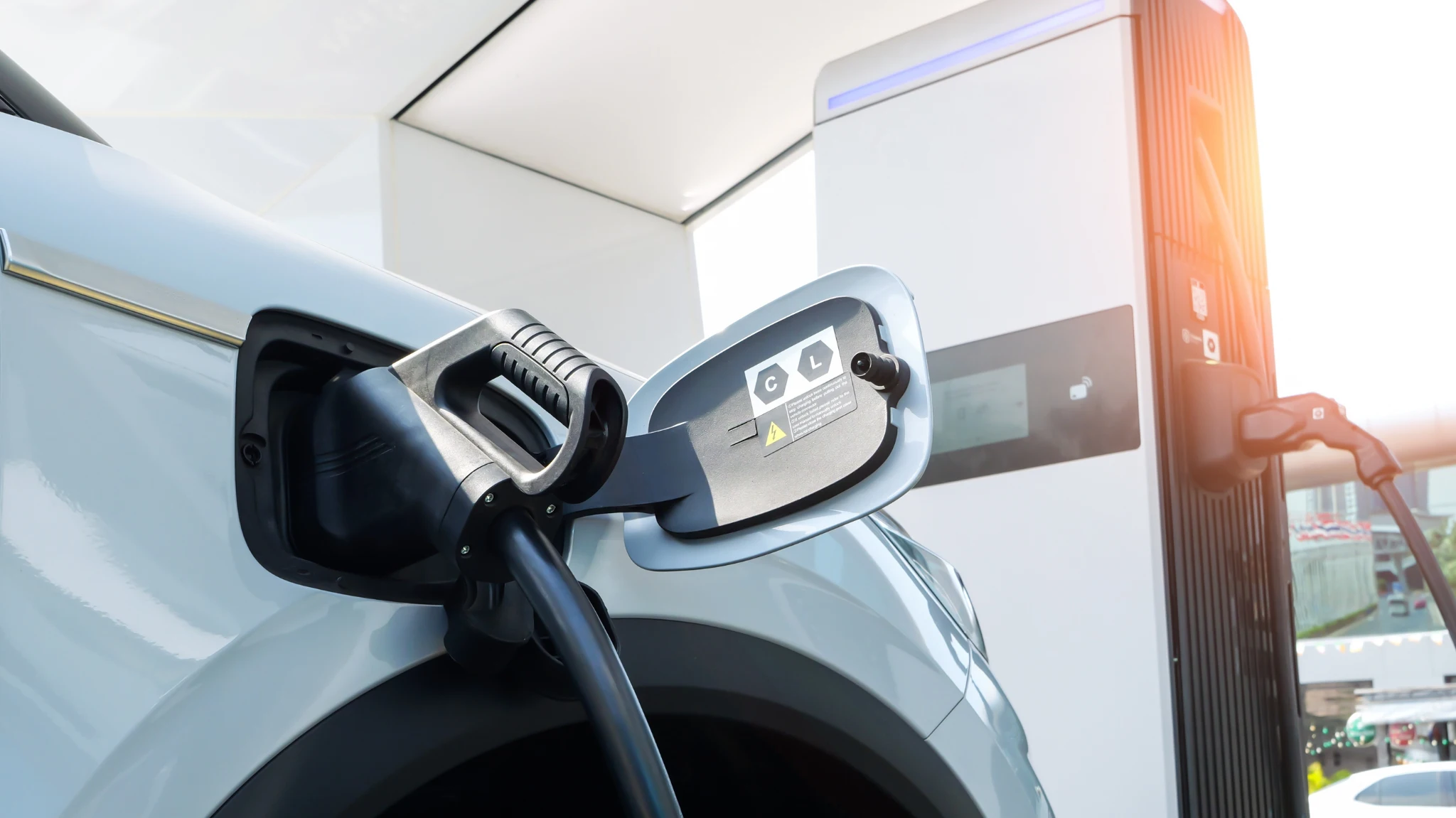 Acabou de comprar um carro elétrico? 7 coisas que ninguém lhe conta sobre o carregador