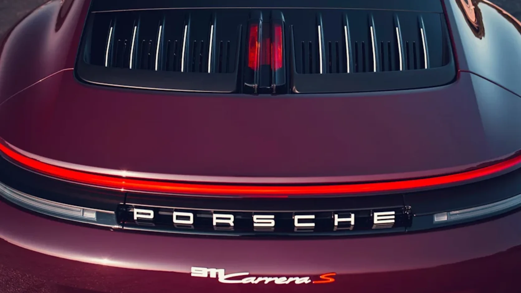 Porsche ouve os puristas: 911 Carrera S volta a ter caixa manual