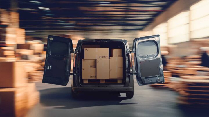A Renault estará presente no salão IAA Transportation 2026, em Hanôver, abrindo um novo capítulo na sua ofensiva nos veículos comerciais ligeiros com o Novo Trafic Van E-Tech elétrico.