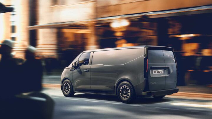 A Renault estará presente no salão IAA Transportation 2026, em Hanôver, abrindo um novo capítulo na sua ofensiva nos veículos comerciais ligeiros com o Novo Trafic Van E-Tech elétrico.