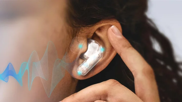 Imagem dos Galaxy Buds que vão poder funcionar como aparelhos auditivos