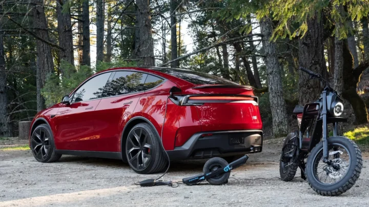Imagem Tesla Model Y com V2L