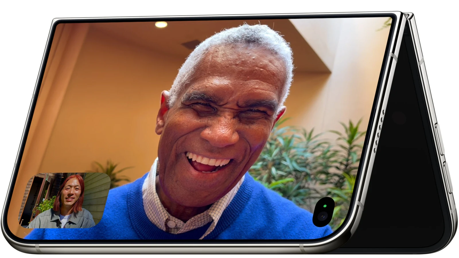 Samsung lança farpa à Apple no lançamento do iPhone Duo: “Estão a aquecer as sobras”