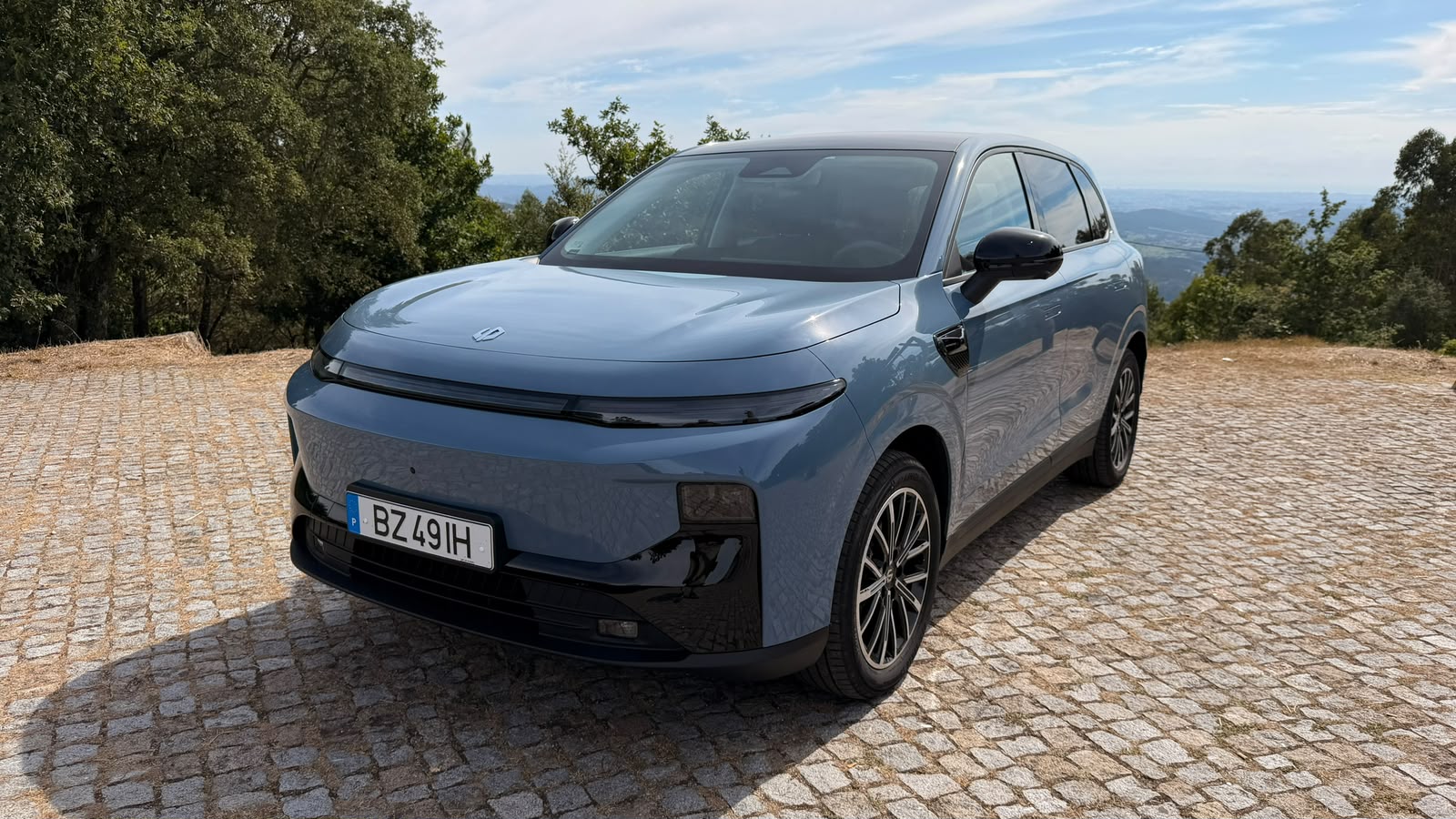 Ao volante do Leapmotor B10: a ofensiva chinesa ganha uma nova dimensão