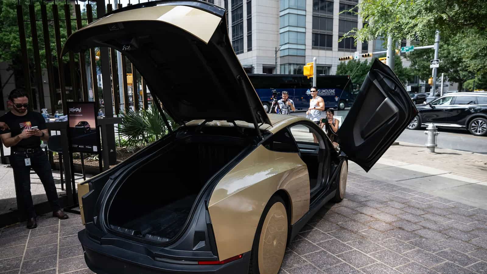 Cybercab da Tesla: sem volante nem pedais, mas com um joystick escondido