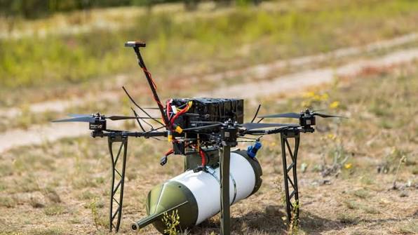 Drones de fibra ótica conseguem derrubar helicóptero russo Ka-52 de milhões de euros