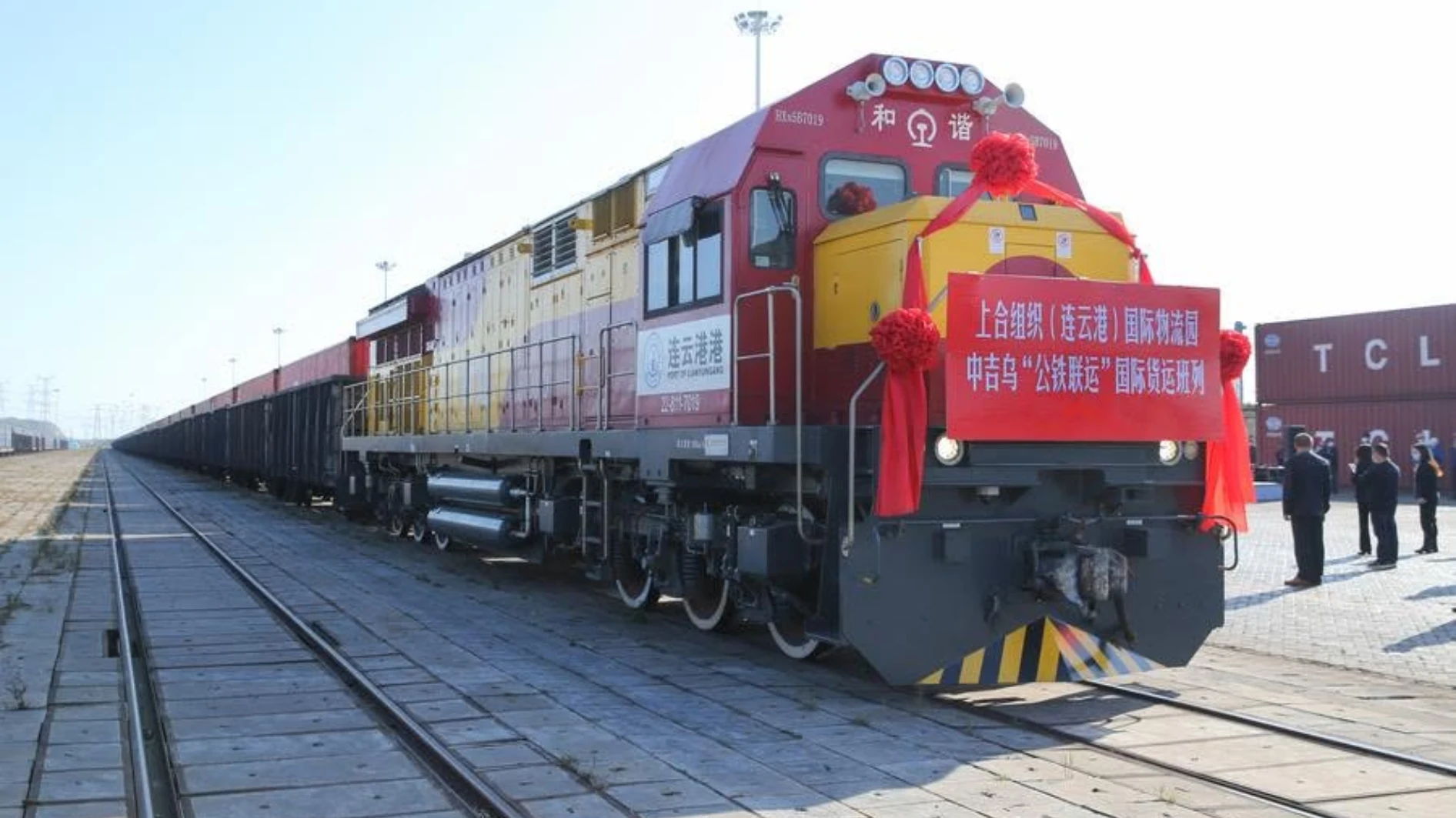 China escava primeiro túnel de ferrovia para chegar à Europa sem passar pela Rússia