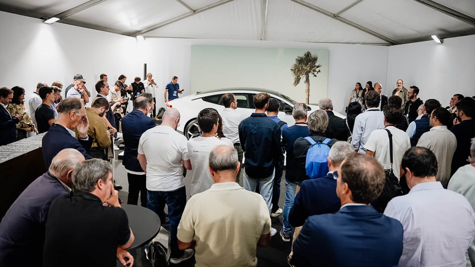 Salão do Automóvel Híbrido e Elétrico abre portas na Alfândega do Porto