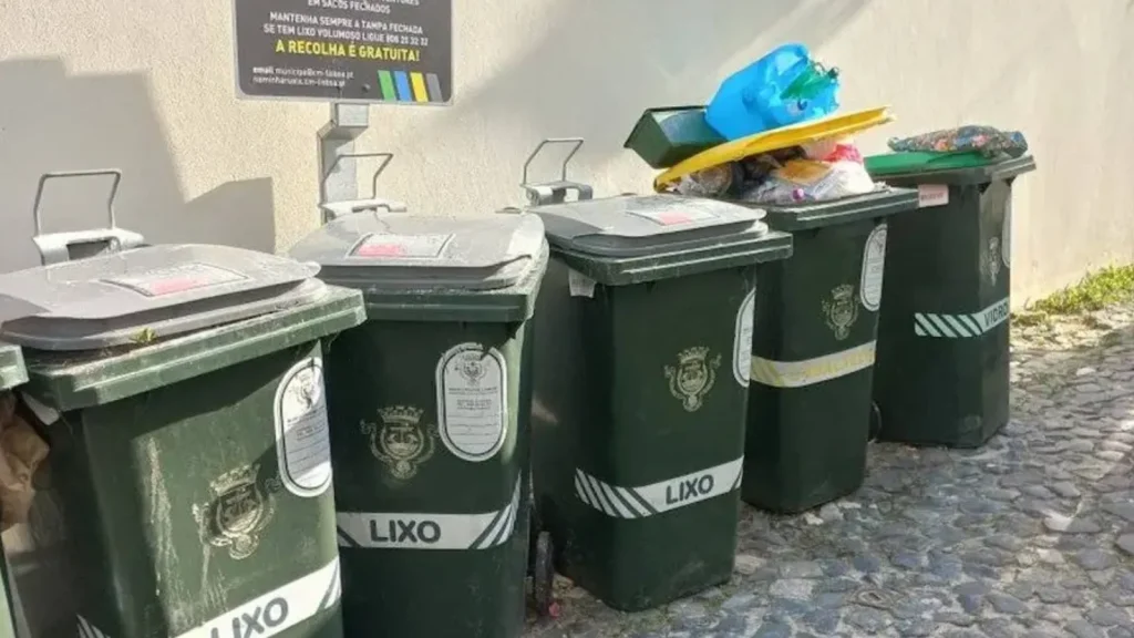 Imagem caixotes do lixo