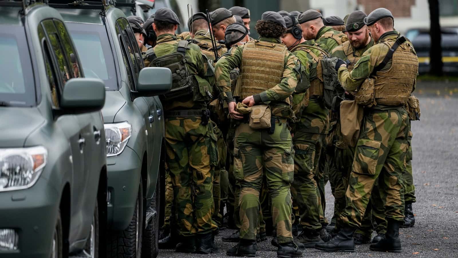 Carros chineses alugados pelo Exército da Noruega gravaram soldados e códigos