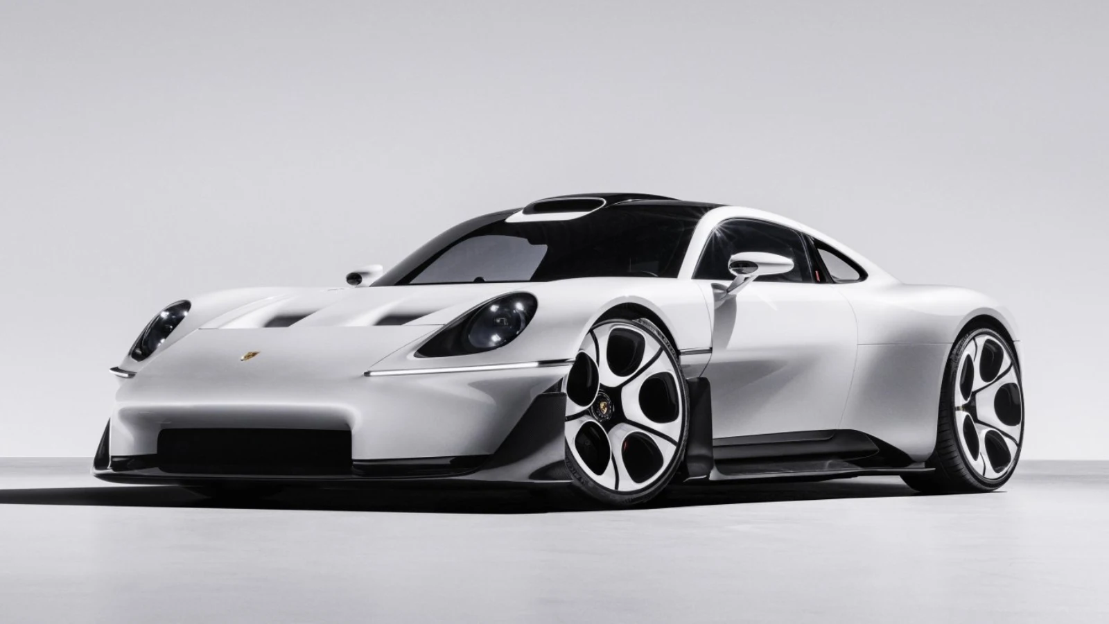 Porsche afasta superdesportivo elétrico Mission S: “Não há procura neste segmento”