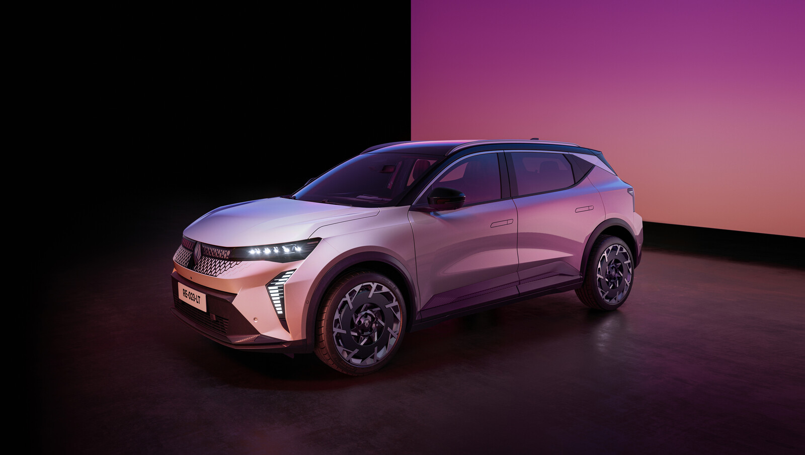 Novo Renault Scenic E-Tech elétrico: 642 km de autonomia e carregamento em 24 minutos